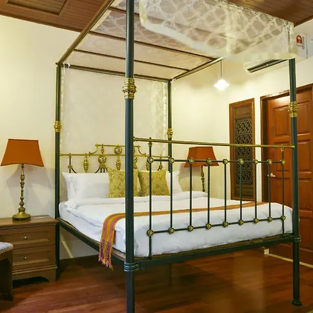 5 Heeren Museum Residence Malacca Room photo