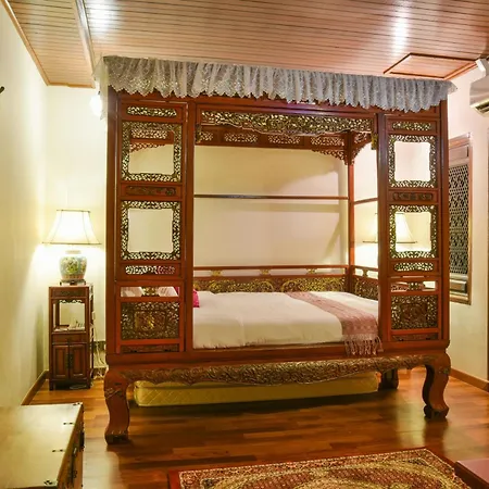 5 Heeren Museum Residence Malacca Room photo