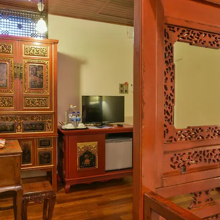 5 Heeren Museum Residence Malacca Room photo