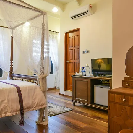 5 Heeren Museum Residence Malacca Room photo