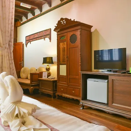 5 Heeren Museum Residence Malacca Room photo