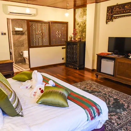 5 Heeren Museum Residence Malacca Room photo