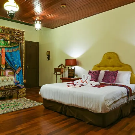 5 Heeren Museum Residence Malacca Room photo